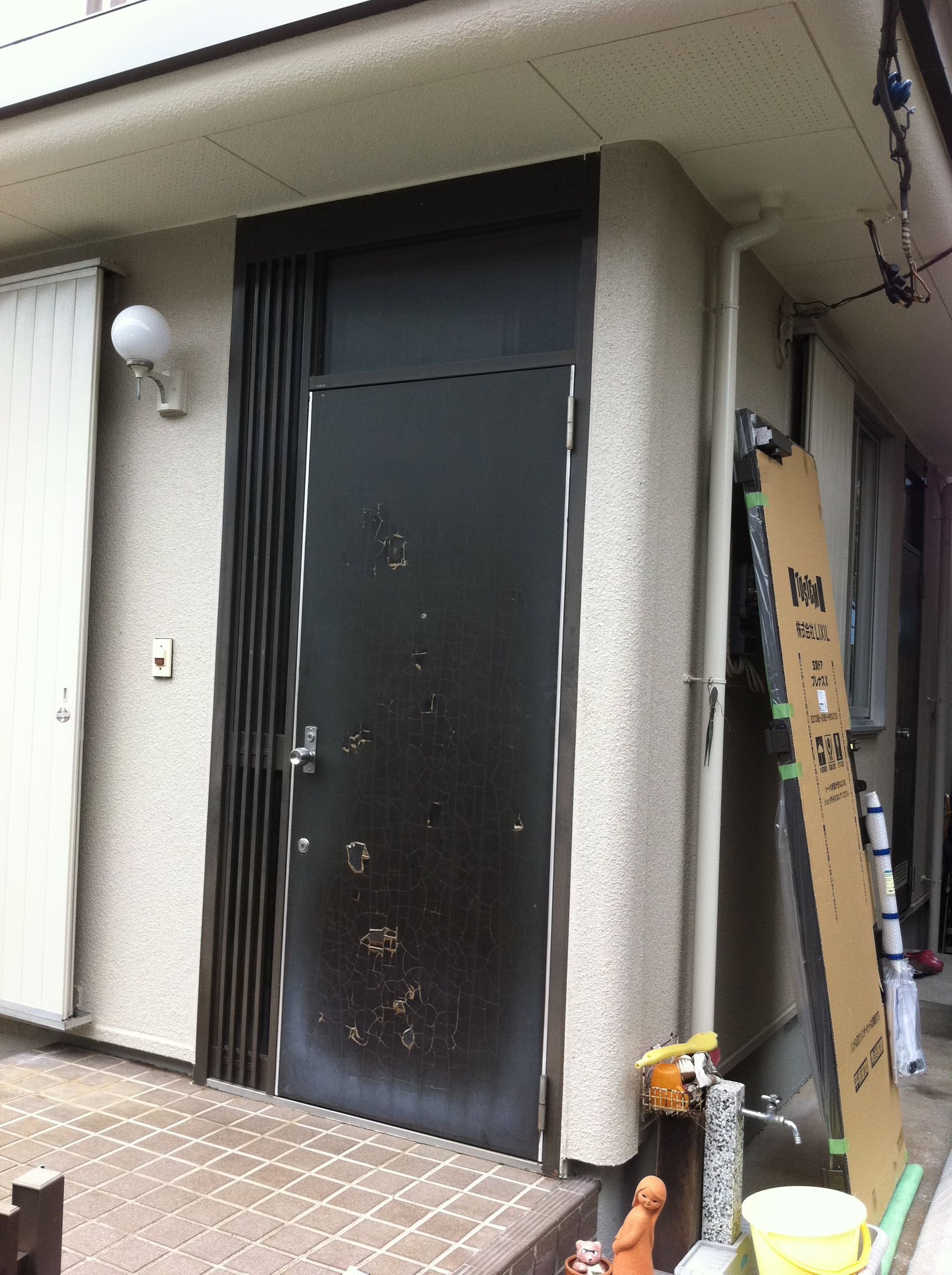 玄関ドアカバー工法 鼓動ブログ Tdm223 有限会社 鼓 千葉県柏市 新築 リフォーム 店舗の設計 施工なら鼓へ